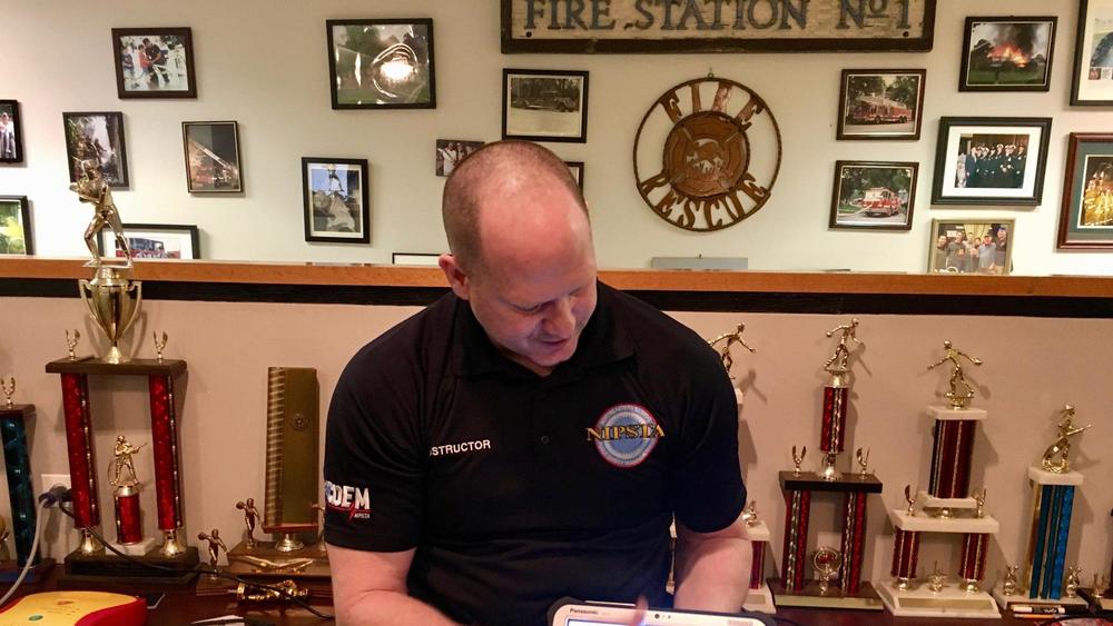 ct-wml-fire-police-pit-crew-5-20180227